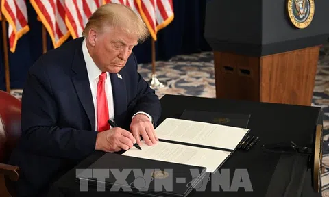 Tổng thống Trump ký sắc lệnh hạn chế đầu tư vào Trung Quốc