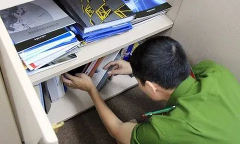 Những dấu hiệu cơ bản của tội Chiếm đoạt tài liệu bí mật nhà nước