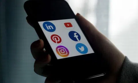 Quốc hội Nga thông qua dự thảo luật ngăn chặn Twitter, Facebook và YouTube