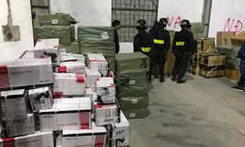 Mở rộng điều tra đường dây buôn lậu hơn 500 tấn hàng qua cửa khẩu Bắc Phong Sinh