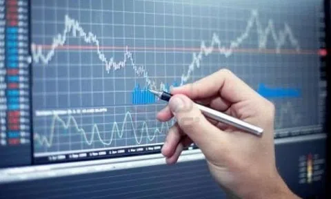 Hàng loạt doanh nghiệp bị xử phạt do vi phạm công bố thông tin và sửa lỗi giao dịch