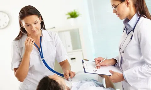 Điều kiện hưởng, mức hưởng BHXH chế độ ốm đau theo quy định pháp luật