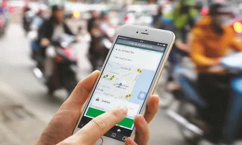 Những vấn đề pháp lý đặt ra từ vụ tài xế GrabBike đình công, phản đối tăng chiết khấu VAT