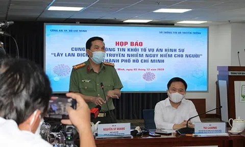 Sau khi khỏi bệnh Covid-19, nam tiếp viên hàng không bị khởi tố bị can