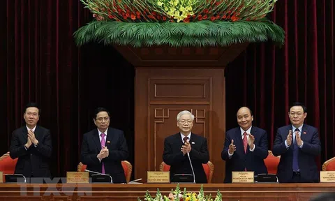 Công bố danh sách Bộ Chính trị và Ban Bí thư khóa XIII