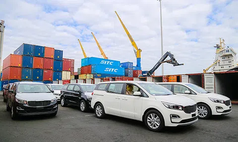 THACO hoàn thành mục tiêu xuất khẩu hơn 1.400 ô tô, linh kiện