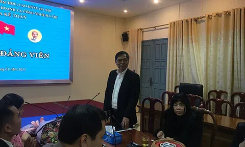 Lễ kết nạp Đảng viên của chi bộ khoa Kế toán trường Đại học Kinh doanh và Công nghệ Hà Nội