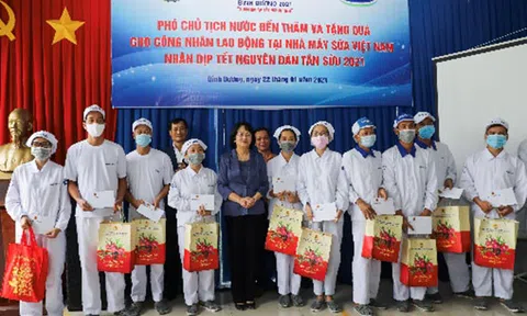 Phó chủ tịch Nước đến thăm người lao động tại nhà máy sữa 4.0 của Vinamilk trước thềm tết Tân Sửu