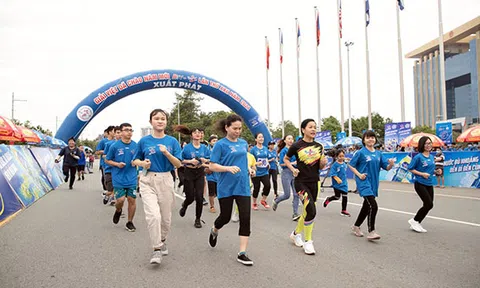 Number 1 Active và 8000 người tham gia Giải việt dã Chào năm mới 2021