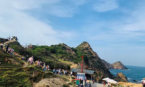 Eo Gió Quy Nhơn hút khách đầu xuân
