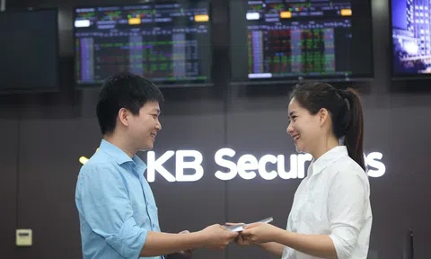 Công ty chứng khoán huy động vốn từ khách hàng: Rủi ro tiềm ẩn