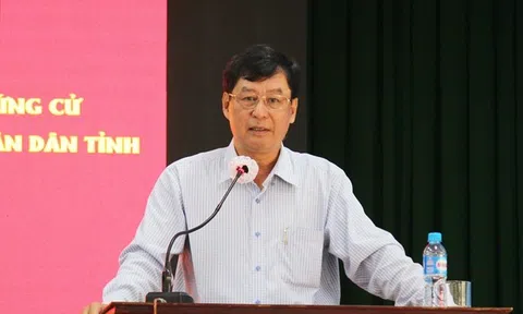 Phó Bí thư Đảng đoàn, Phó Chủ tịch, Tổng Thư ký Hội Luật gia Việt Nam tiếp xúc cử tri để vận động bầu cử tại Bình Dương