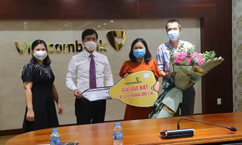 Vietcombank Kỳ Đồng trao thưởng chương trình khuyến mại “Quà tưng bừng – Mừng sinh nhật lớn”