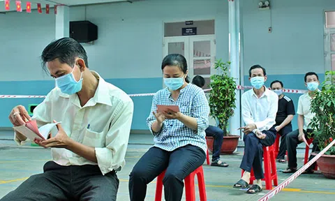 Nhìn lại ngày bầu cử đặc biệt