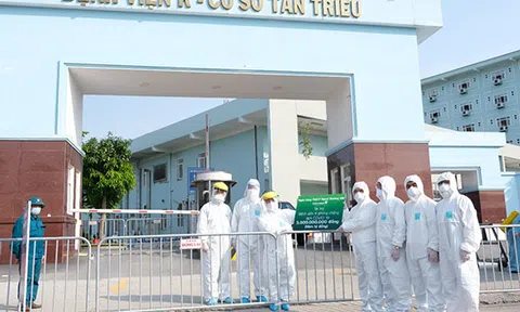 Vietcombank trao tặng 5 tỷ đồng và 10.000 suất ăn hỗ trợ Bệnh viện K cơ sở Tân Triều phòng chống dịch COVID-19