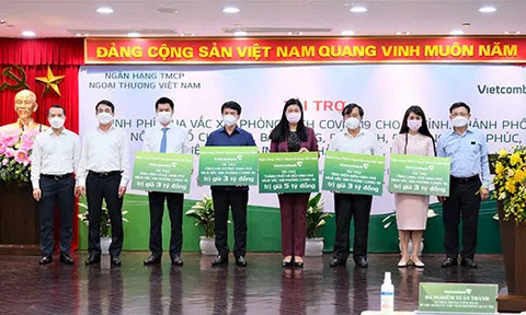 Vietcombank tài trợ 40 tỷ đồng trong đợt cao điểm quyên góp ủng hộ, phòng chống dịch COVID-19