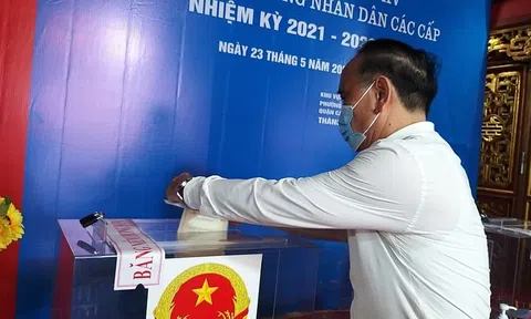 Lãnh đạo TW Hội Luật gia Việt Nam hân hoan bỏ phiếu bầu cử chọn đại biểu của nhân dân