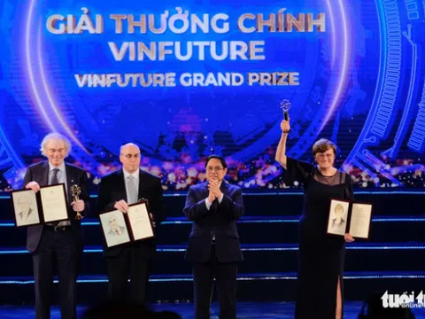 Ba nhà khoa học với công nghệ vắc xin mRNA nhận giải thưởng VinFuture 3 triệu đô