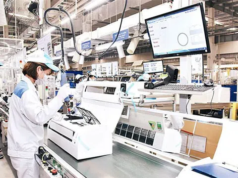 Thủ tướng lập Tổ công tác đặc biệt tháo gỡ khó khăn cho doanh nghiệp và người dân bị ảnh hưởng dịch COVID-19