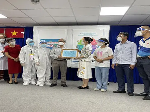 TP.HCM: Cố gắng hoàn thành sớm tiêm vắc xin cho lực lượng phóng viên, nhà báo