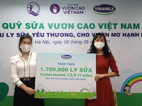 Vinamilk góp 1 triệu ly sữa cho trẻ em khó khăn với hoạt động " cùng góp điểm xanh, cho Việt Nam khoẻ mạnh"