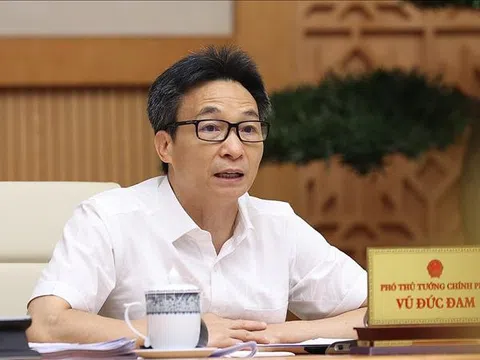 Khẩn trương hoàn thiện Chiến lược tổng thể ứng phó hiệu quả đại dịch COVID-19 trong tình hình mới