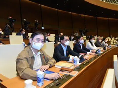 Thông qua Nghị quyết về Tổ chức phiên toà trực tuyến