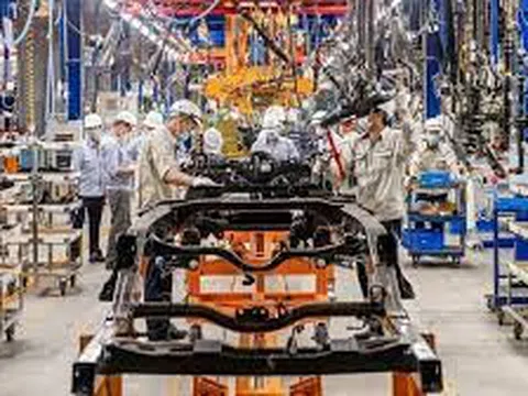 Giảm 50% phí trước bạ với ô tô lắp ráp trong nước từ 1/12