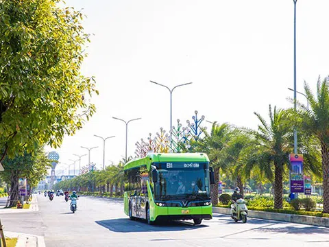 Xe bus điện Vinbus chính thức tham gia mạng lưới vận tải công cộng Hà Nội