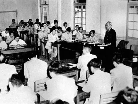 Vận dụng tư tưởng Hồ Chí Minh về nhận diện, phê phán và đấu tranh chống "bệnh hình thức" trong xây dựng, chỉnh đốn Đảng hiện nay