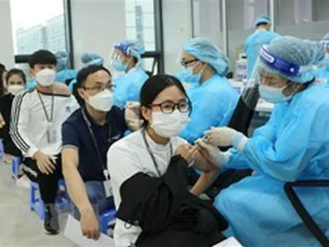 Thủ tướng yêu cầu thần tốc tiêm vaccine và đẩy mạnh thực hiện các biện pháp phòng COVID-19