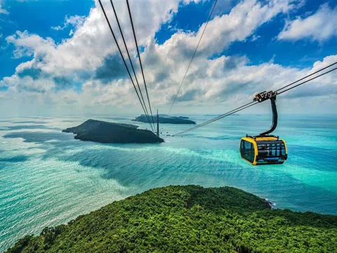 Bài toán phục hồi của du lịch Việt và “cú hích” của những “sếu đầu đàn”