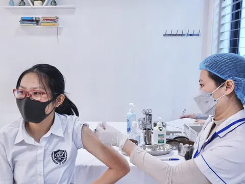 Thủ tướng chỉ đạo khẩn về tiêm vaccine và đẩy mạnh phòng, chống COVID-19