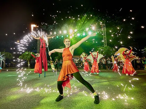 Đà Nẵng “bùng nổ” trong đêm mở màn lễ hội Carnival đường phố Sun Fest