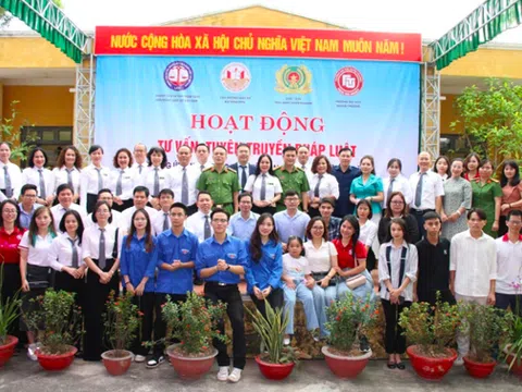 Trường ĐH Ngoại thương, Cụm thi đua số 6 ( Hội Luật gia VN) và VP Luật sư Bùi Đình Ứng tổ chức tuyên truyền giáo dục pháp luật cho phạm nhân Trại giam Xuân Nguyên – Hải Phòng