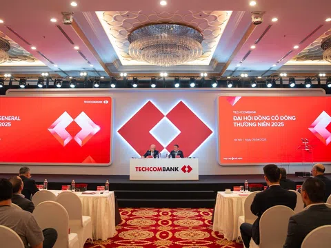 Ngân hàng Techcombank: Đại hội cổ đông thường niên năm 2025 thông qua kế hoạch kinh doanh năm 2025, chia cổ tức tiền mặt 1.000 đồng/ cổ phiếu, hé lộ kế hoạch đẩy mạnh phát triển hệ sinh thái dựa trên công nghệ - dữ liệu trong kỷ nguyên mới.