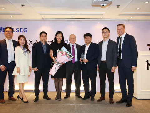 Vietcombank nhận danh hiệu Best FXall Taker tại lễ trao giải thưởng Refinitiv Vietnam FX Awards năm 2023