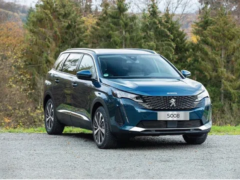 Giảm 50% lệ phí trước bạ, khách hàng được hưởng “ưu đãi kép” khi mua xe