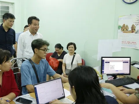 Người dân có thể tra cứu thông tin đóng BHXH tự nguyện,  BHYT tại các tổ chức dịch vụ thu trên Cổng TTĐT BHXH Việt Nam