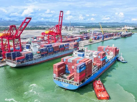 Cảng Chu Lai xếp dỡ gần 4.000 TEUs hàng hóa chỉ trong hơn 24 giờ