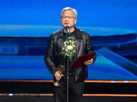 Thấy gì từ việc CEO NVIDIA chiến thắng Giải thưởng Chính VinFuture 2024?