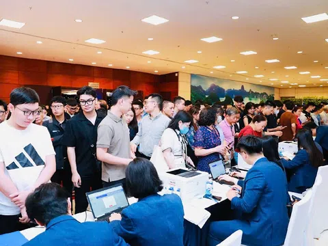 Gần nửa vạn cổ đông MB tham dự nhận 500.000 đồng, bàn chuyện chia cổ tức 35%