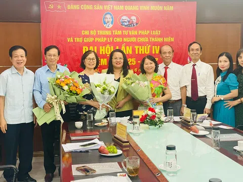 Đại hội Chi bộ Trung tâm tư vấn pháp luật cho người chưa thành niên nhiệm kỳ 2025 – 2027 thành công tốt đẹp