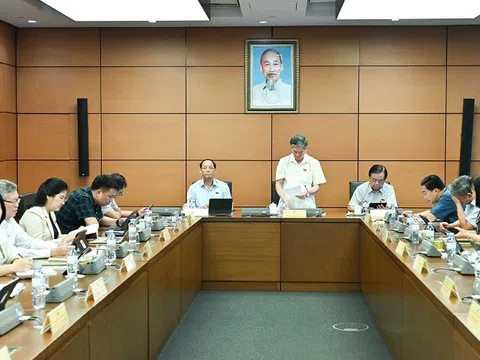 Quốc hội khóa XV đồng hành cùng Chính phủ xây dựng thể chế pháp luật, tháo gỡ khó khăn từ thực tiễn