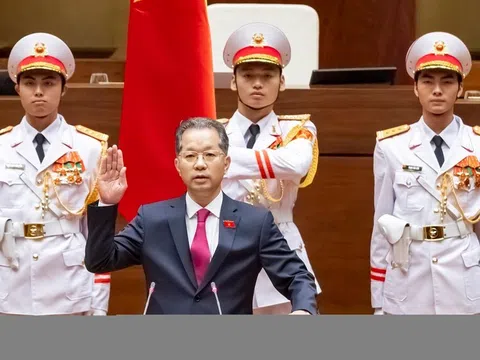 Chánh án Tòa án nhân dân Tối cao Nguyễn Văn Quảng tuyên thệ nhậm chức