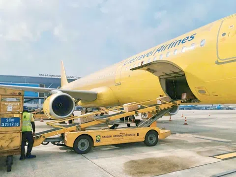 Vietravel Airlines tích cực triển khai chương trình hướng về miền Trung