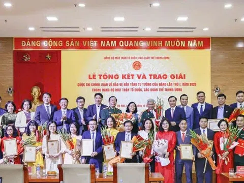 Đảng ủy Trung ương Hội Luật gia Việt Nam vinh dự được trao 2 Giải Cuộc thi Chính luận về bảo vệ nền tảng tư tưởng của Đảng