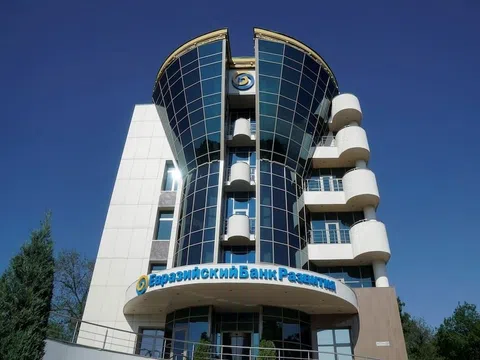 Châu Âu bất ngờ giải phóng 600 triệu USD tài sản đóng băng của tổ chức tài chính liên quan mật thiết đến Nga