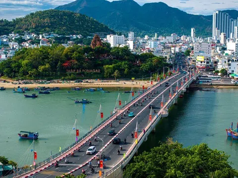 Du lịch tăng trưởng ấn tượng, Khánh Hòa tính bài toán mở rộng không gian đô thị?