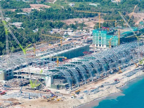 “Đại công trường” APEC tại Phú Quốc: Trung tâm hội nghị lợp mái, sân bay xong sân đỗ